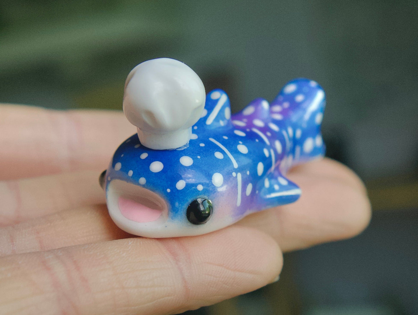 Baker whale shark - Magnetic desk friend - polymer clay