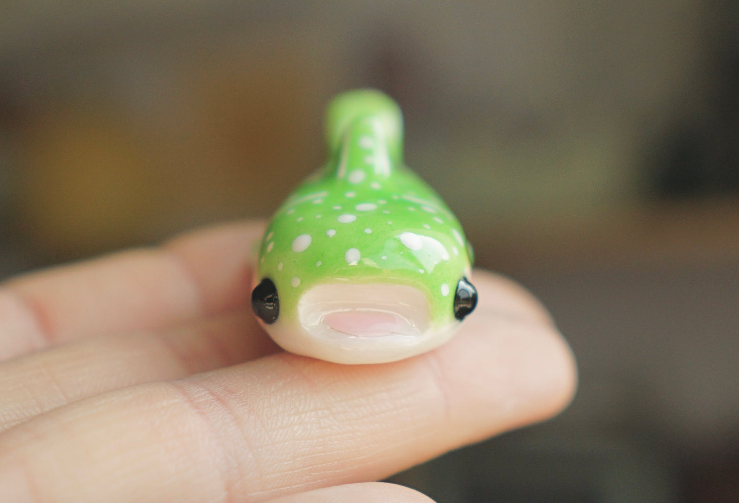 Whale shark figurine - lime Green (magnetic)