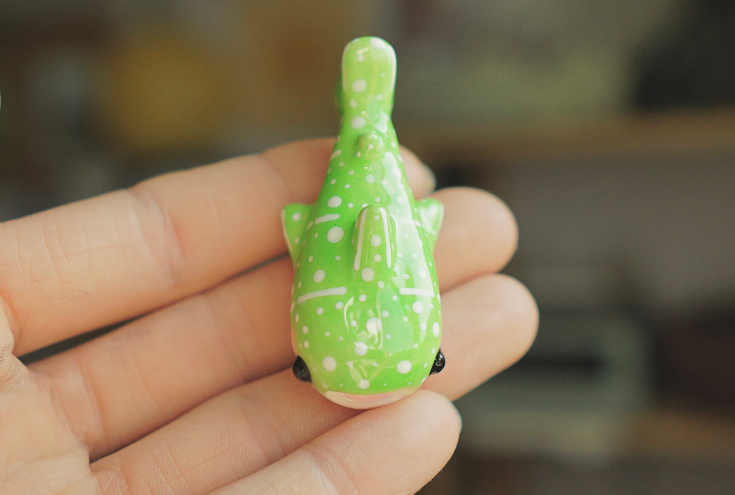 Whale shark figurine - lime Green (magnetic)